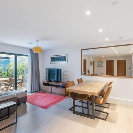Appartamento Stylish 2 Bed 2 Bath In Highgate & Free Parking Londra Esterno foto
