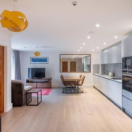 Appartamento Stylish 2 Bed 2 Bath In Highgate & Free Parking Londra Esterno foto