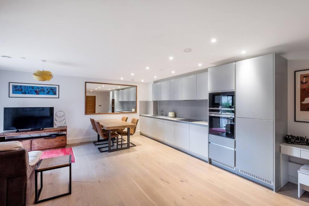 Appartamento Stylish 2 Bed 2 Bath In Highgate & Free Parking Londra Esterno foto